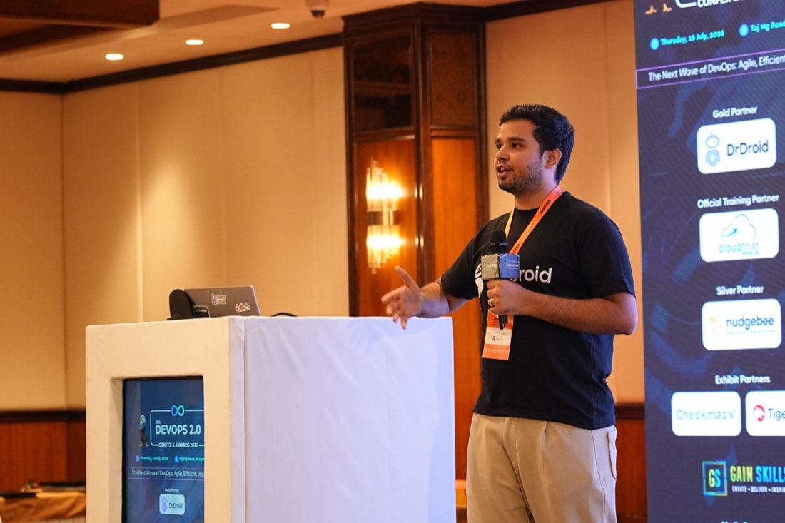 DrDroid on stage at DevOps 2.0 Confex